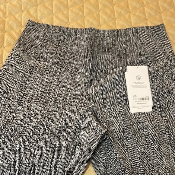🔥 Athleta Delancey Textured Moto Tight 🔥 - Picture 4 of 4